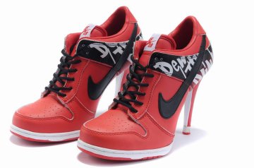 (image for) Nike Dunk SB Low Women's Heels black/white/red