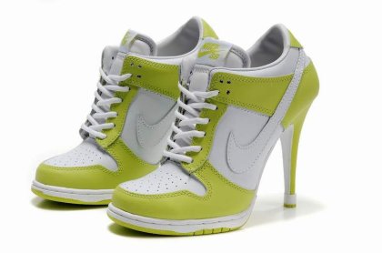 (image for) Nike Dunk SB Low Women\'s Heels white/yellowgreen