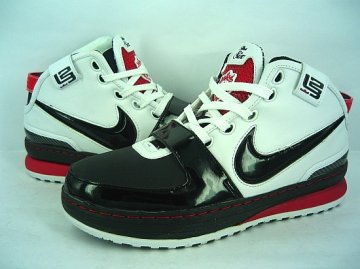 (image for) Nike James 6 black/white/red IV